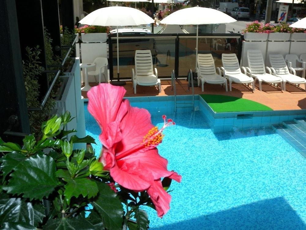 Hotel Grand Meeting Rimini Exterior photo