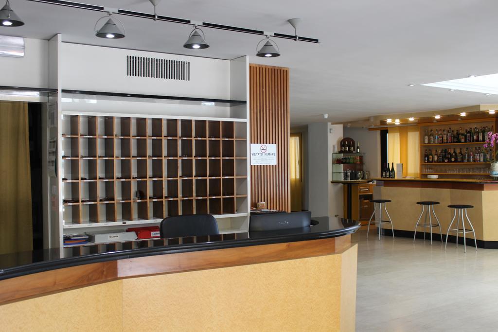 Hotel Grand Meeting Rimini Exterior photo