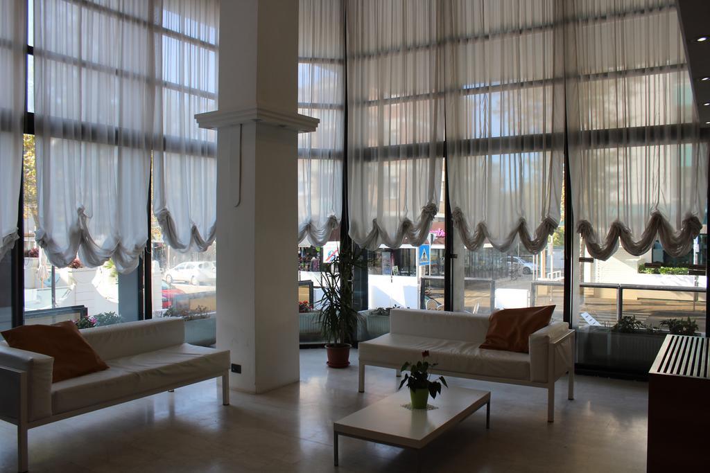 Hotel Grand Meeting Rimini Exterior photo
