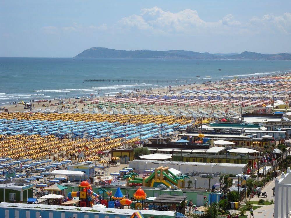 Hotel Grand Meeting Rimini Exterior photo